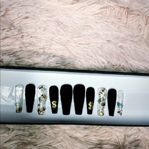 Press on acrylic nails